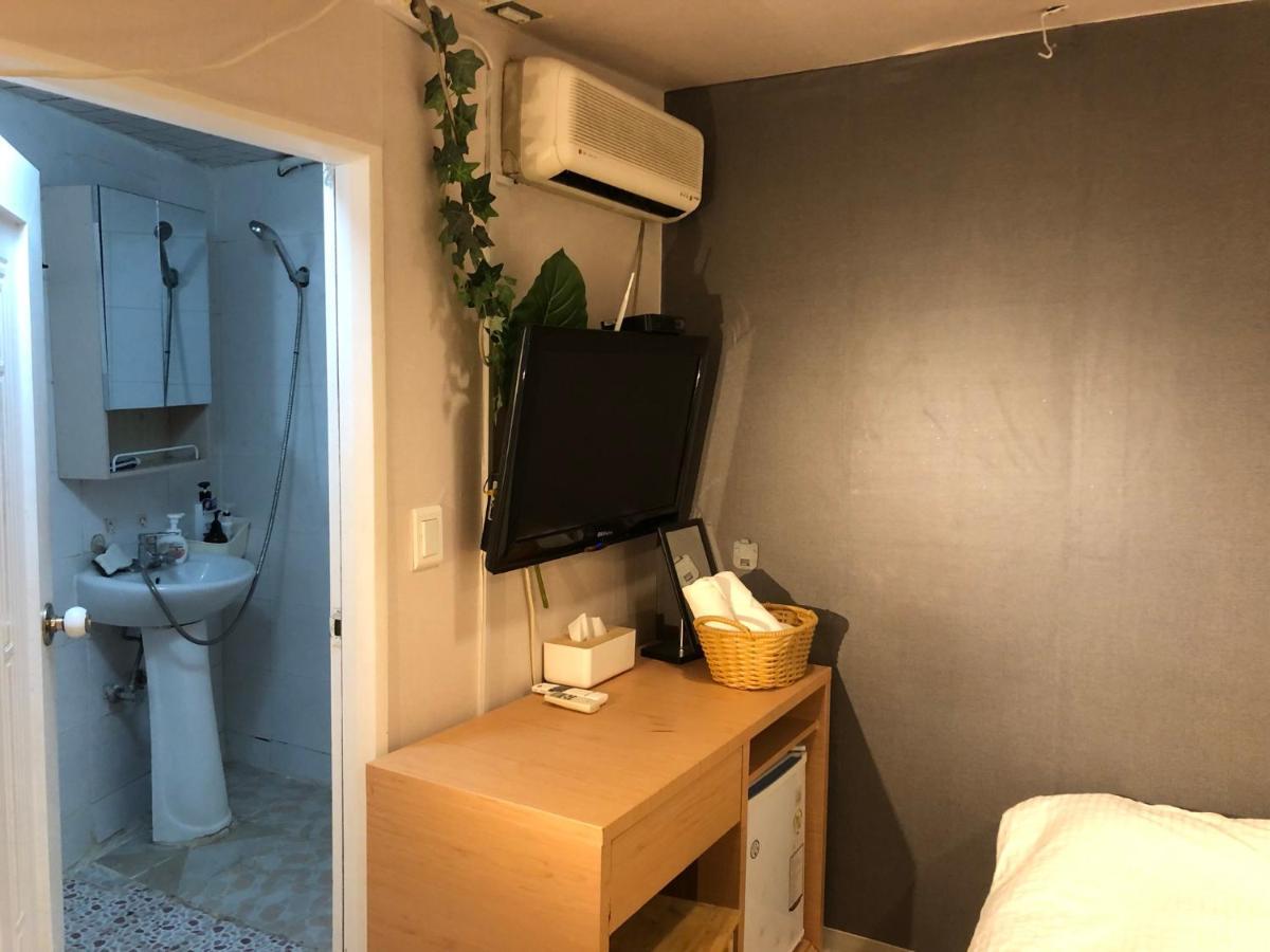 Chris Hostel Seoul Exterior photo