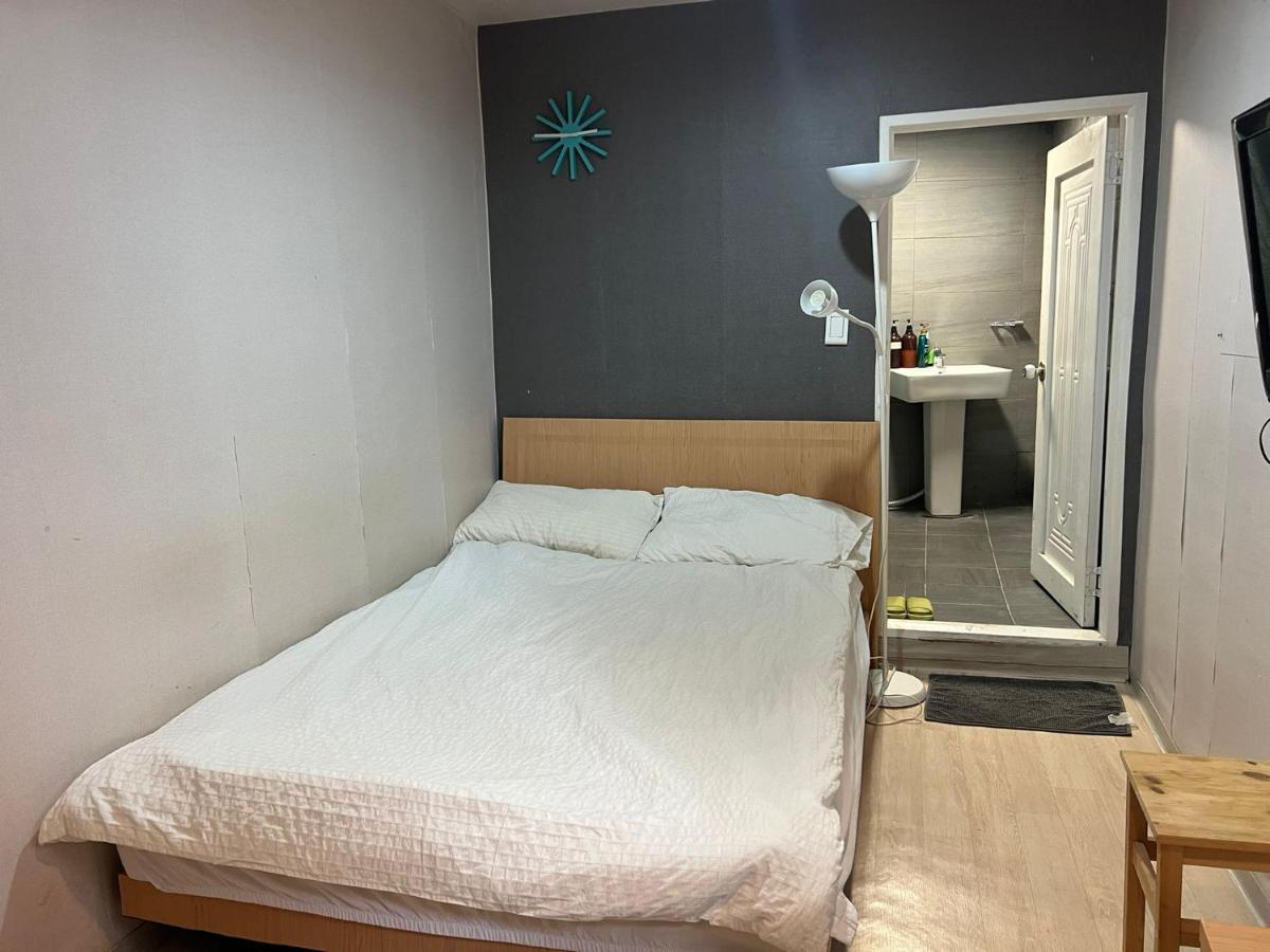 Chris Hostel Seoul Exterior photo
