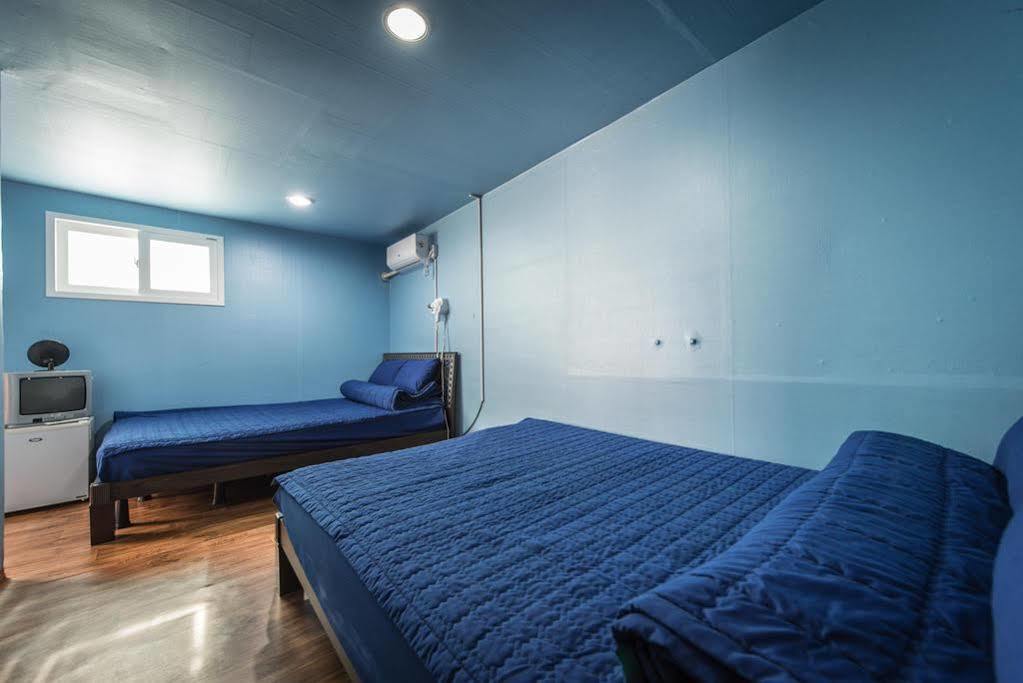 Chris Hostel Seoul Exterior photo